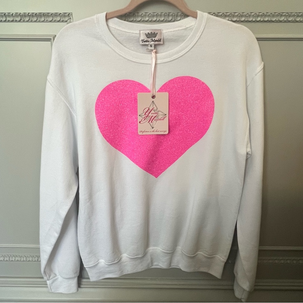 NWT Yvette Mandell Small White with Pink Heart Sweatshirt. ๐ - Picture 2 of 4